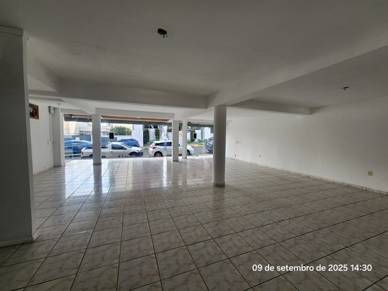 Sala com 1 banheiro para alugar no bairro Centro, Taquara