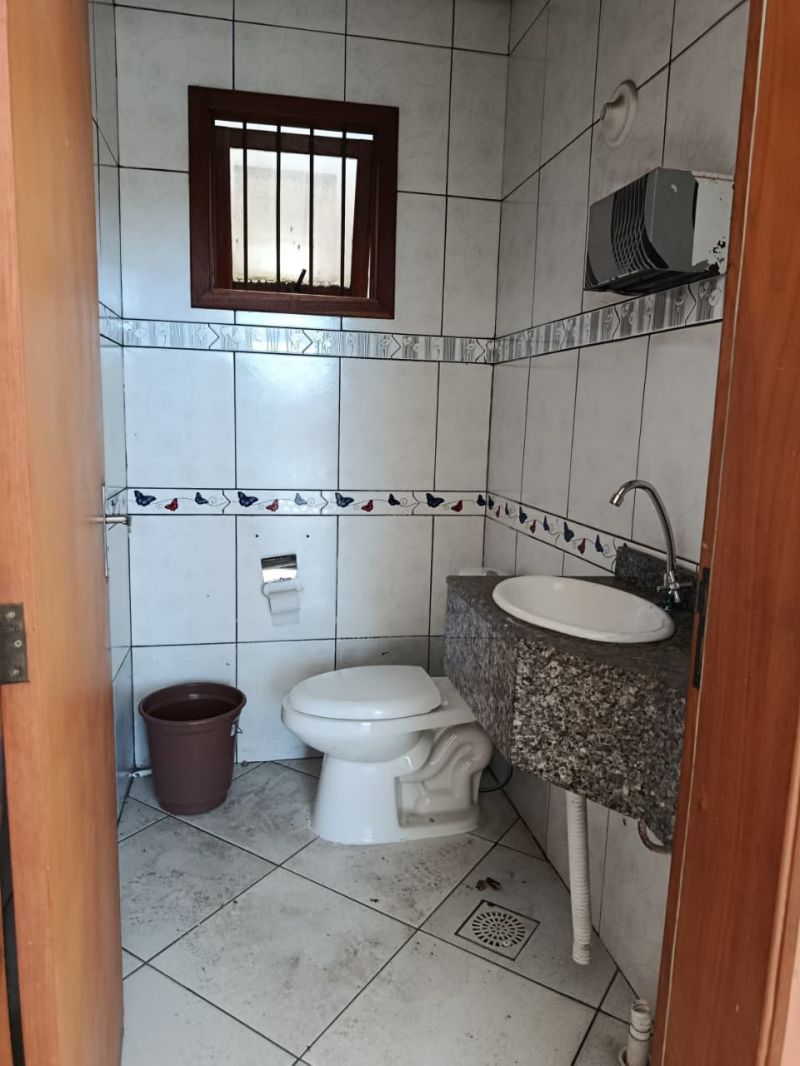 Sala com 3 banheiros e 217m² para alugar no bairro Centro, Parobe