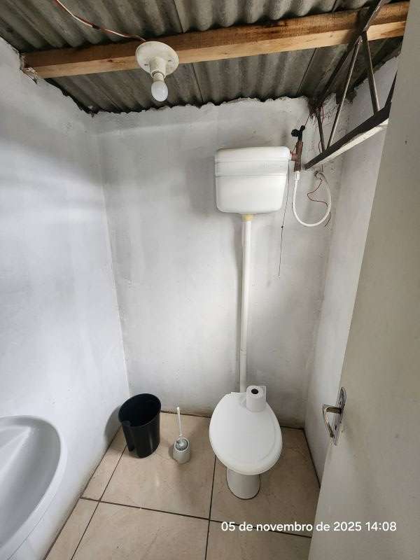 Prédio com 1 banheiro para alugar no bairro Santa Terezinha, Taquara