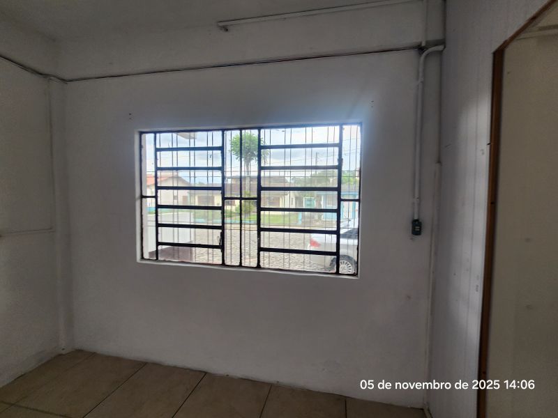 Prédio com 1 banheiro para alugar no bairro Santa Terezinha, Taquara