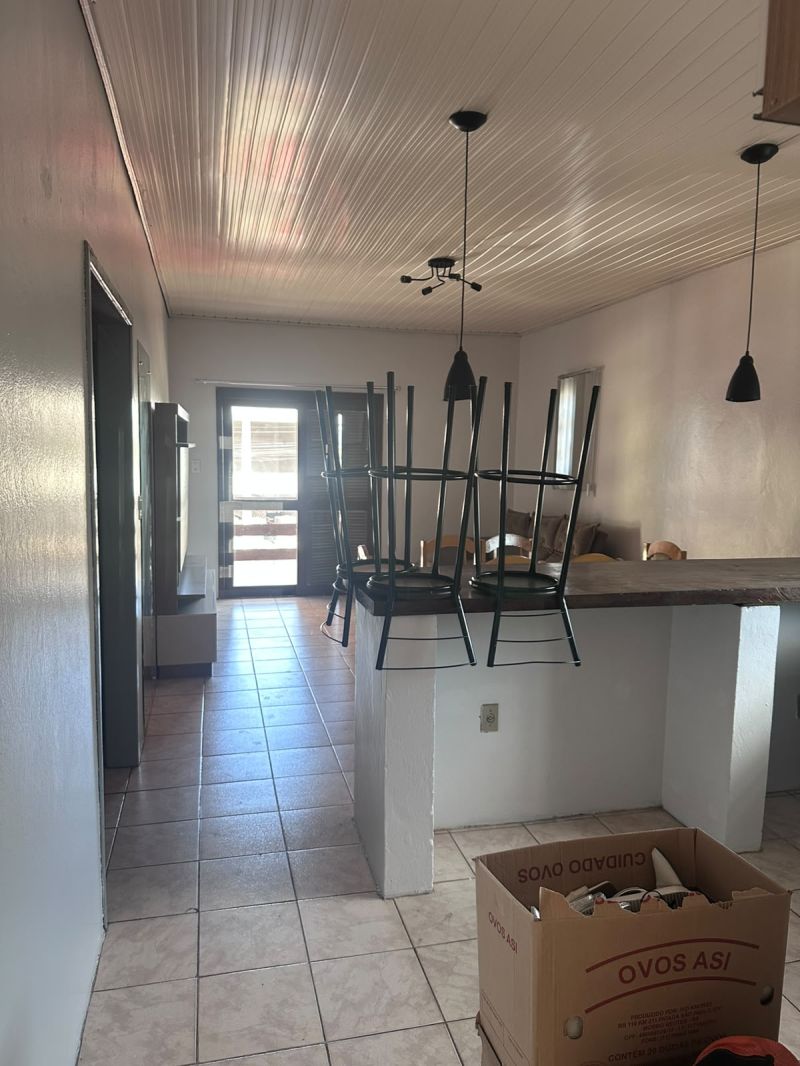 Apartamento com 3 quartos e 1 banheiro para alugar no bairro Centro, Parobe