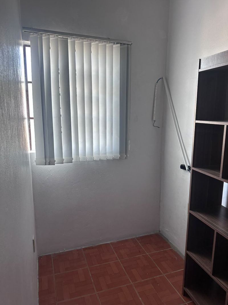 Apartamento com 3 quartos e 1 banheiro para alugar no bairro Centro, Parobe