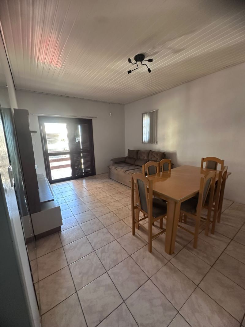 Apartamento com 3 quartos e 1 banheiro para alugar no bairro Centro, Parobe