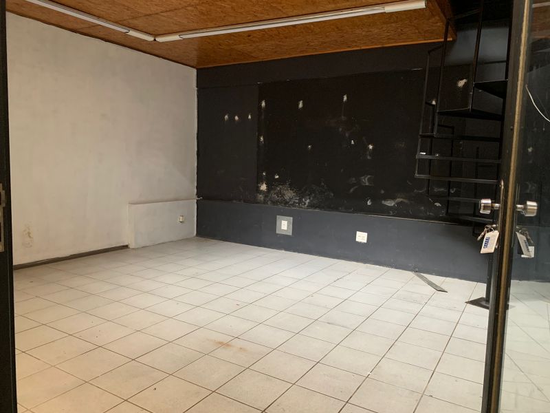Sala para alugar no bairro Centro, Parobe