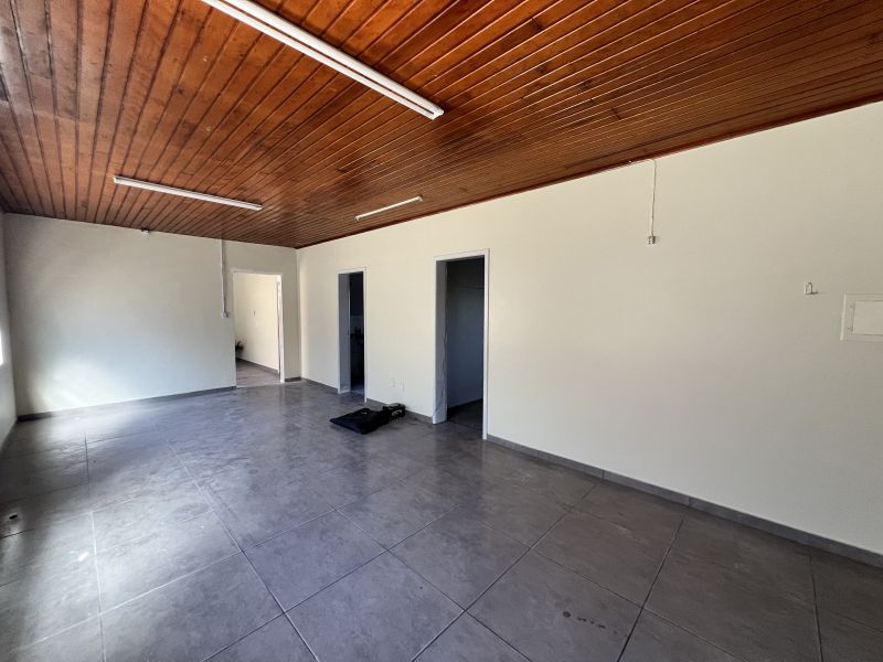 Prédio para alugar no bairro Petropolis, Taquara