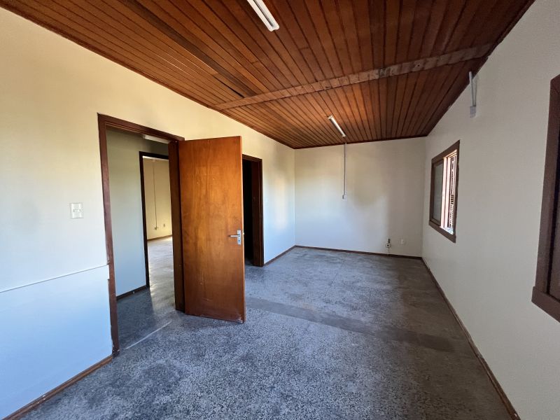 Prédio para alugar no bairro Petropolis, Taquara