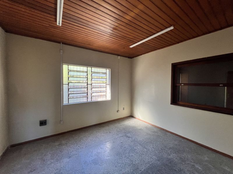 Prédio para alugar no bairro Petropolis, Taquara