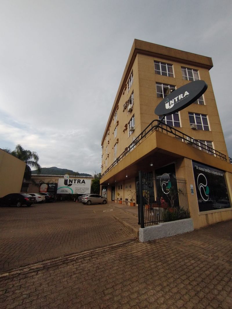 Sala com 1 banheiro para alugar no bairro Centro, Igrejinha