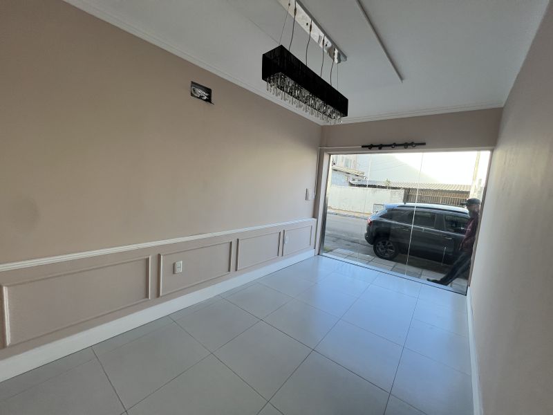 Sala com 1 banheiro para alugar no bairro Centro, Taquara