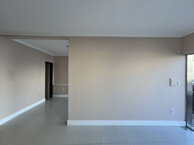 Sala com 1 banheiro para alugar no bairro Centro, Taquara