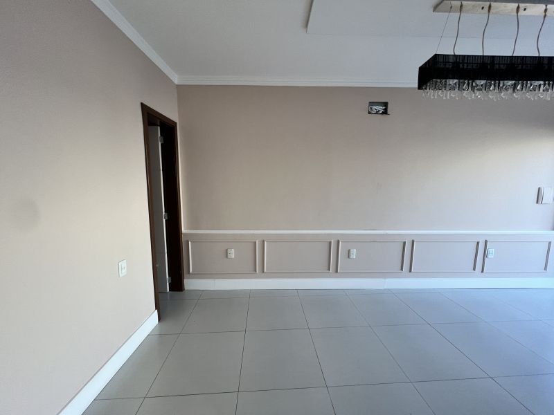 Sala com 1 banheiro para alugar no bairro Centro, Taquara