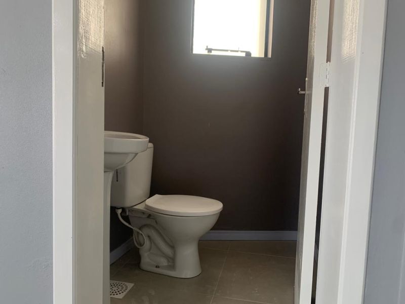 Sala com 4 banheiros e 260m² para alugar no bairro Centro, Parobe