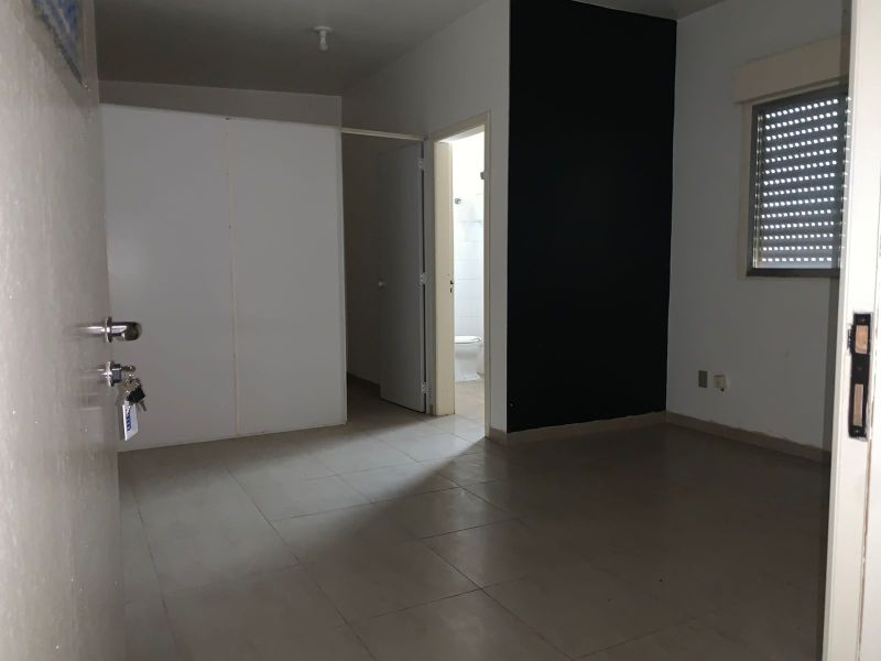 Sala com 1 banheiro para alugar no bairro Centro, Parobe
