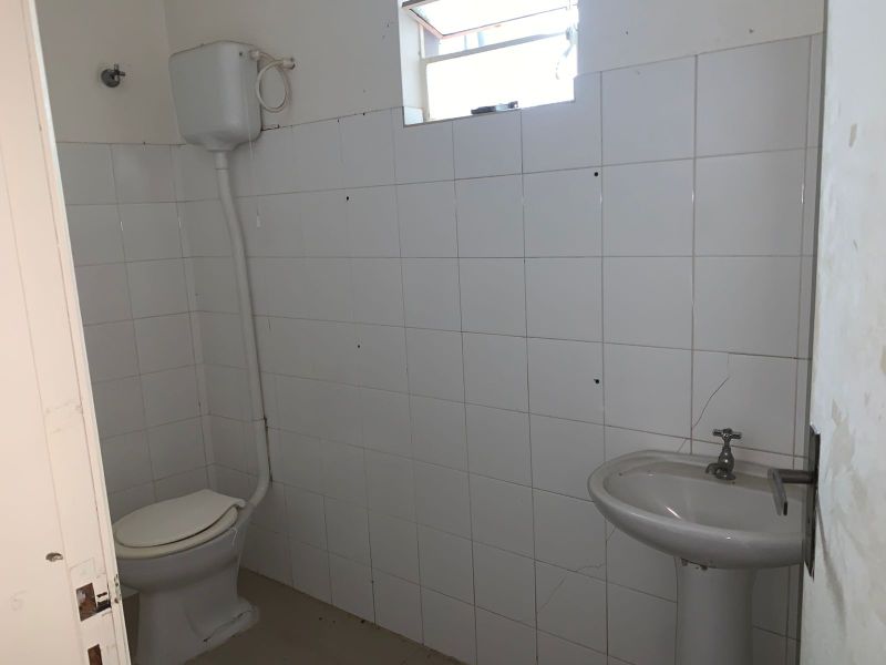 Sala com 1 banheiro para alugar no bairro Centro, Parobe