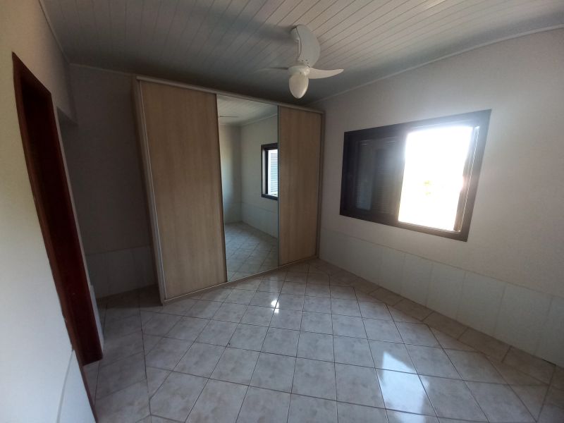 Casa com 3 quartos para alugar no bairro Santa Terezinha, Taquara