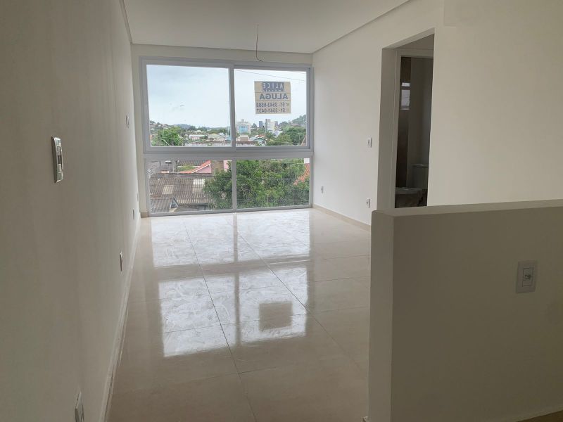 Apartamento com 3 quartos e 1 banheiro para alugar no bairro Guaruja, Parobe