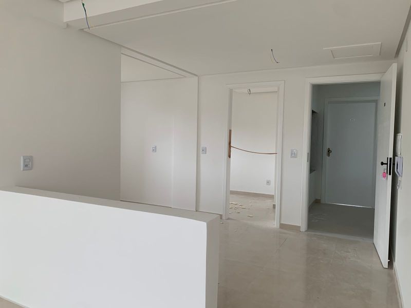 Apartamento com 3 quartos e 1 banheiro para alugar no bairro Guaruja, Parobe