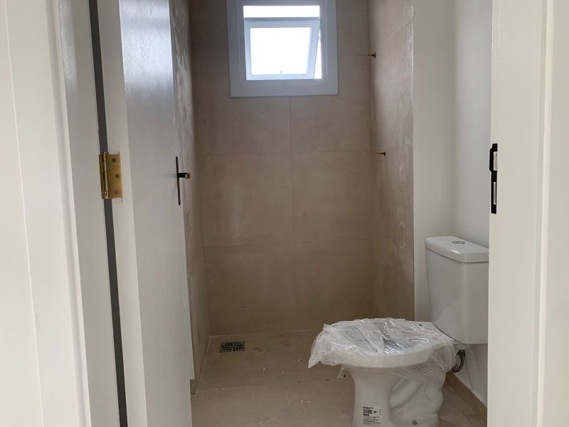 Apartamento com 3 quartos e 1 banheiro para alugar no bairro Guaruja, Parobe