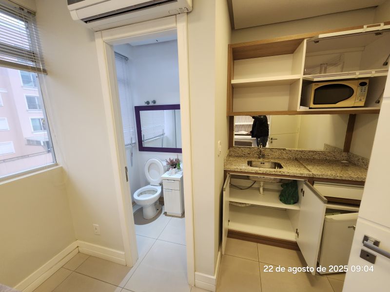 Sala com 1 banheiro para alugar no bairro Sagrada Familia, Taquara