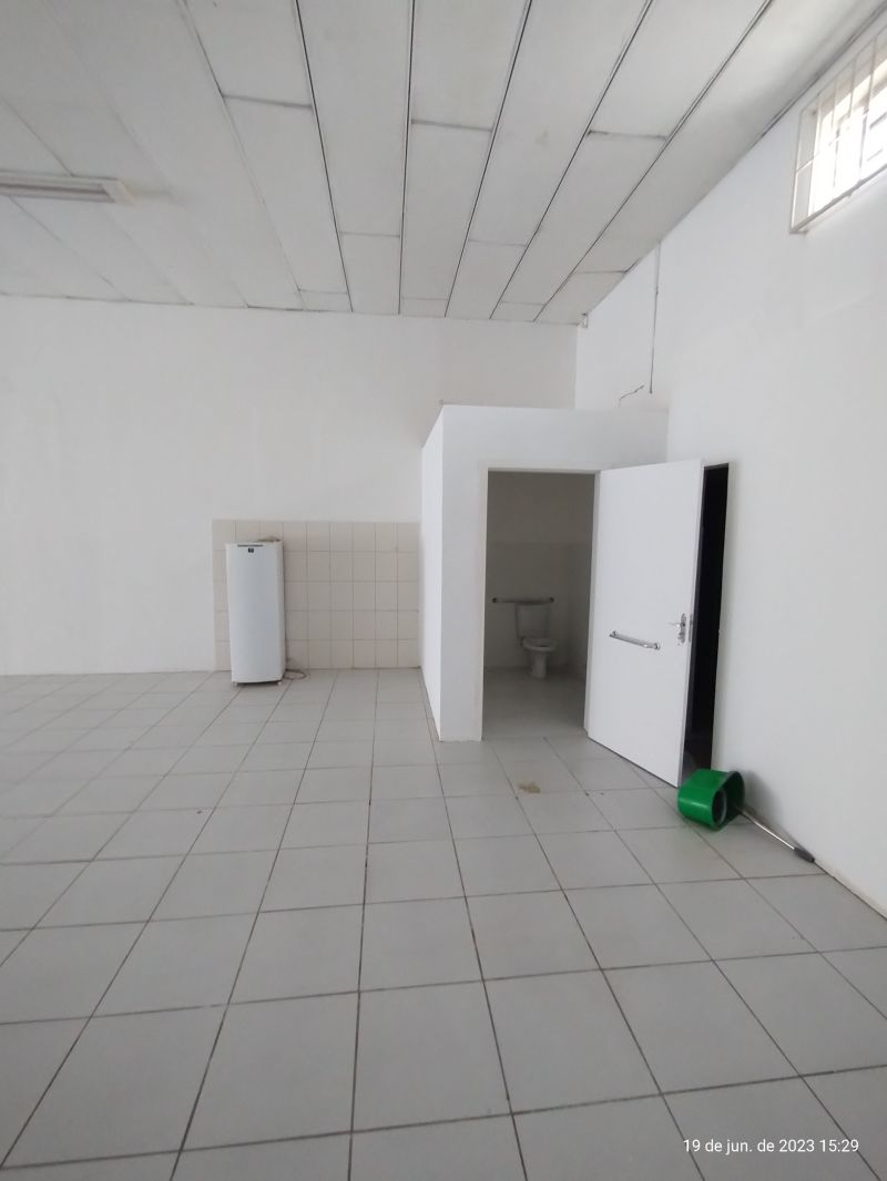 Sala com 1 banheiro para alugar no bairro Centro, Taquara
