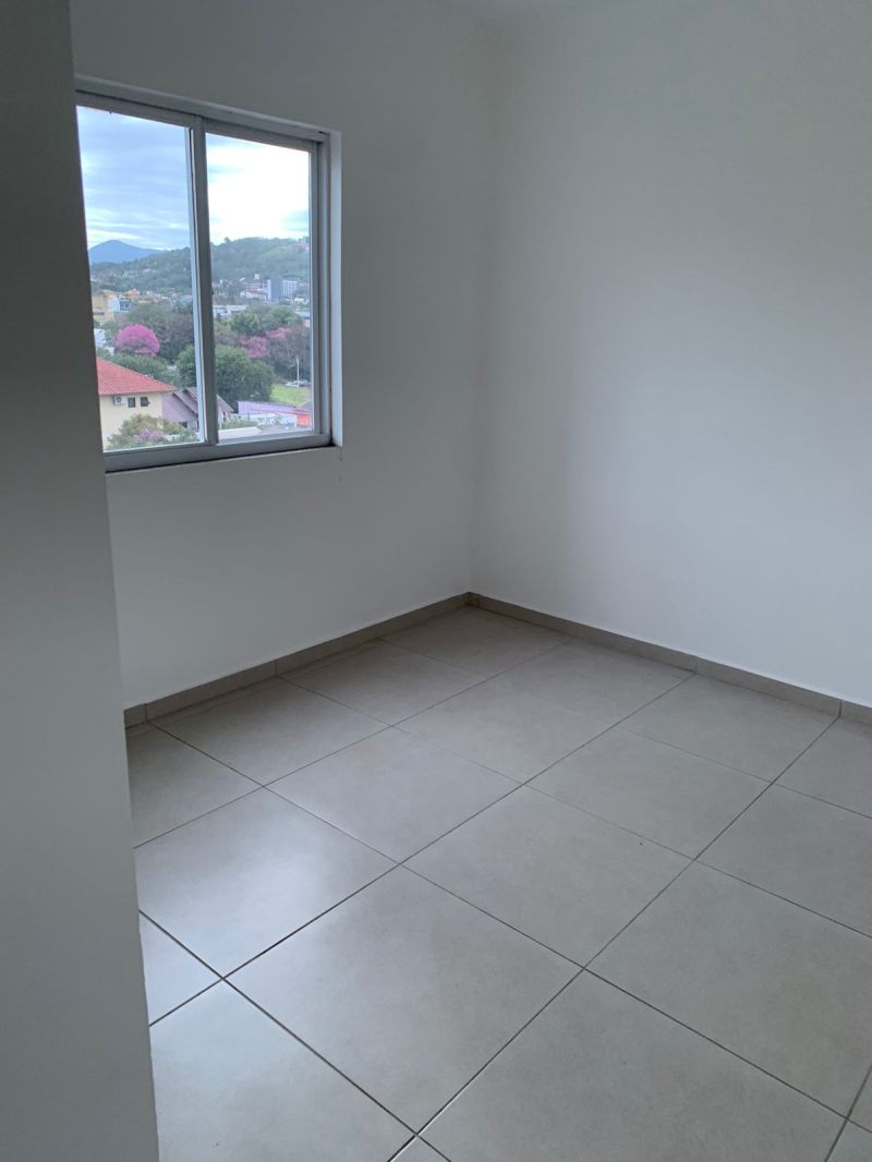 Apartamento com 2 quartos e 1 banheiro para alugar no bairro Centro, Parobe
