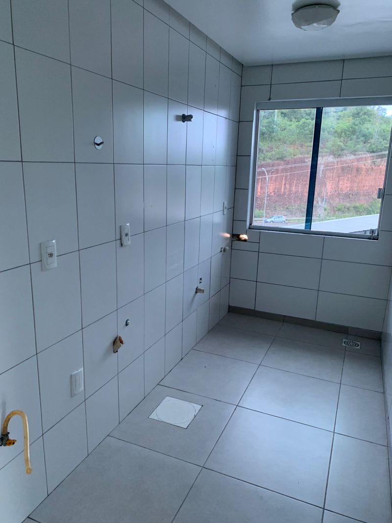 Apartamento com 2 quartos para alugar no bairro Centro, Parobe