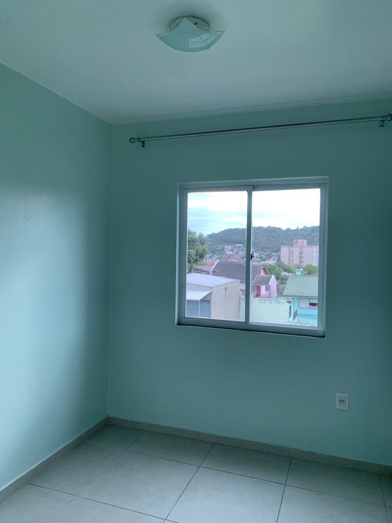 Apartamento com 2 quartos para alugar no bairro Centro, Parobe