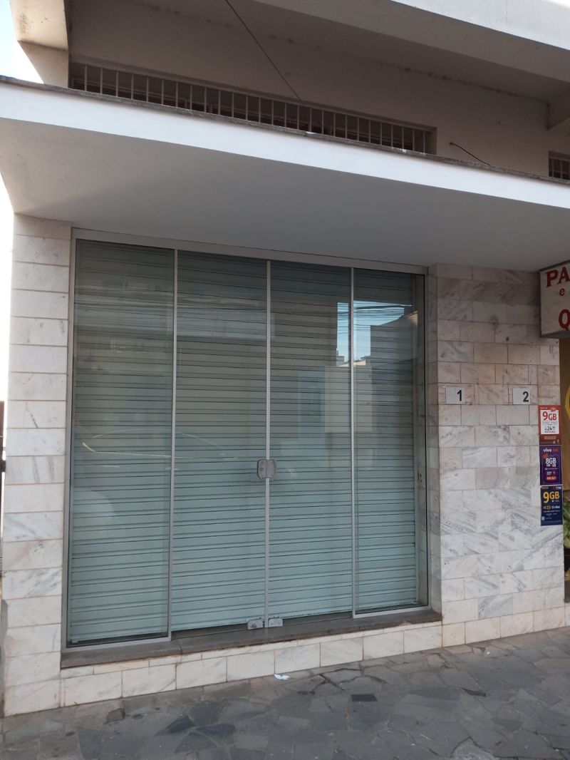 Sala com 1 banheiro para alugar no bairro Centro, Taquara
