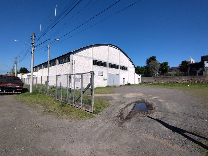 Prédio com 1 banheiro para alugar no bairro Santa Terezinha, Taquara