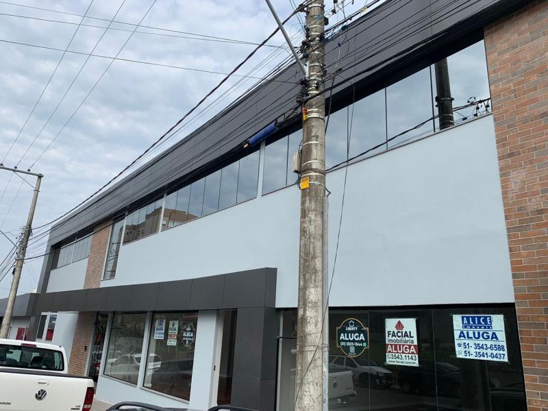 Sala com 52m² para alugar no bairro Centro, Parobe