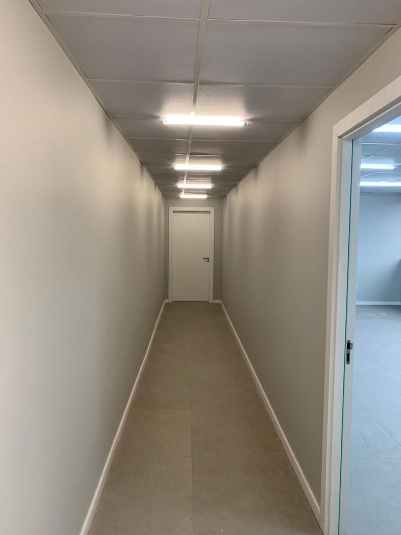 Sala com 52m² para alugar no bairro Centro, Parobe
