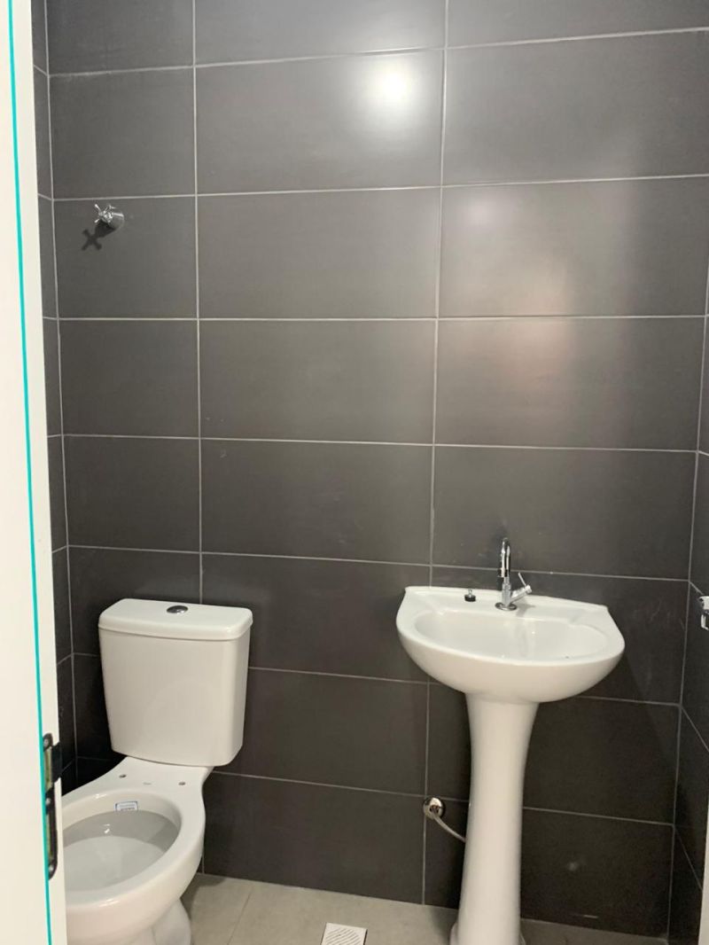 Sala com 52m² para alugar no bairro Centro, Parobe