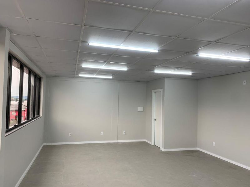 Sala com 1 banheiro e 51m² para alugar no bairro Centro, Parobe