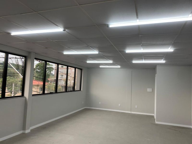 Sala com 1 banheiro e 51m² para alugar no bairro Centro, Parobe