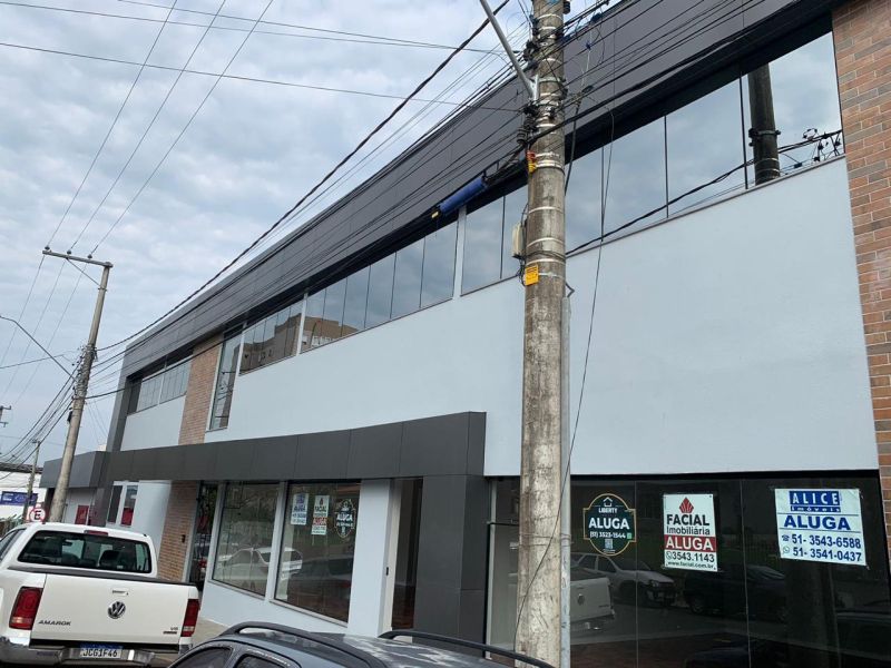 Sala com 1 banheiro e 43m² para alugar no bairro Centro, Parobe