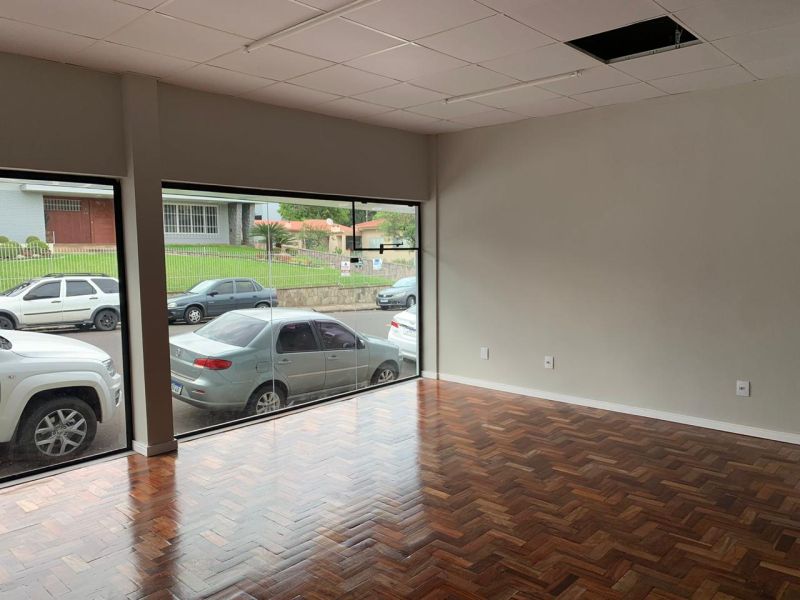 Sala com 1 banheiro e 43m² para alugar no bairro Centro, Parobe