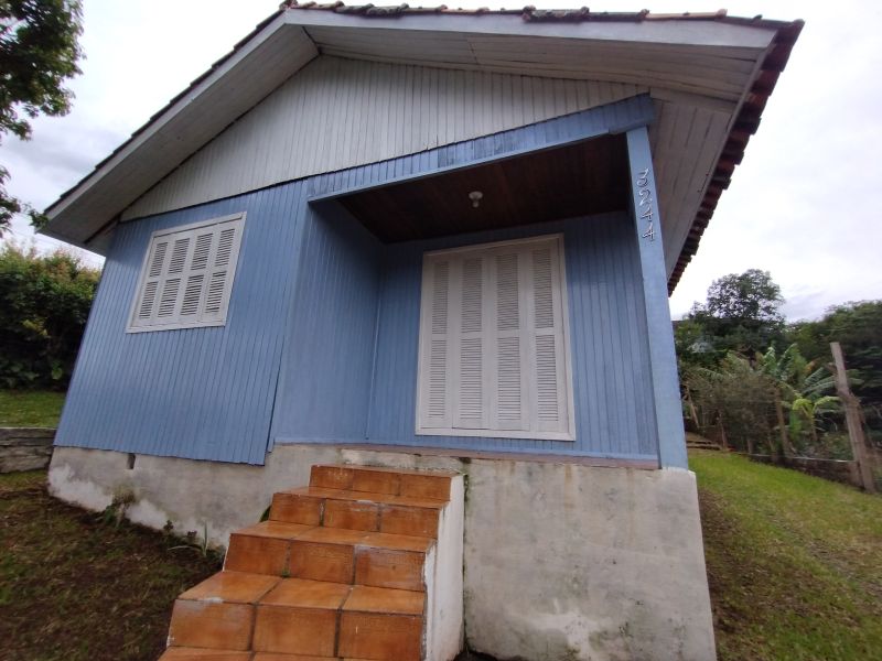 Casa com 2 quartos e 1 banheiro para alugar no bairro Santa Rosa, Taquara