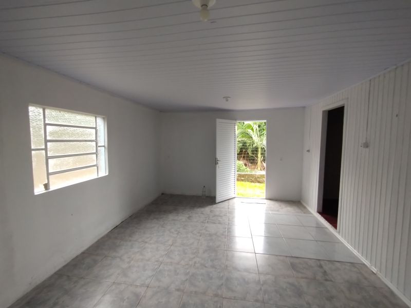 Casa com 2 quartos e 1 banheiro para alugar no bairro Santa Rosa, Taquara