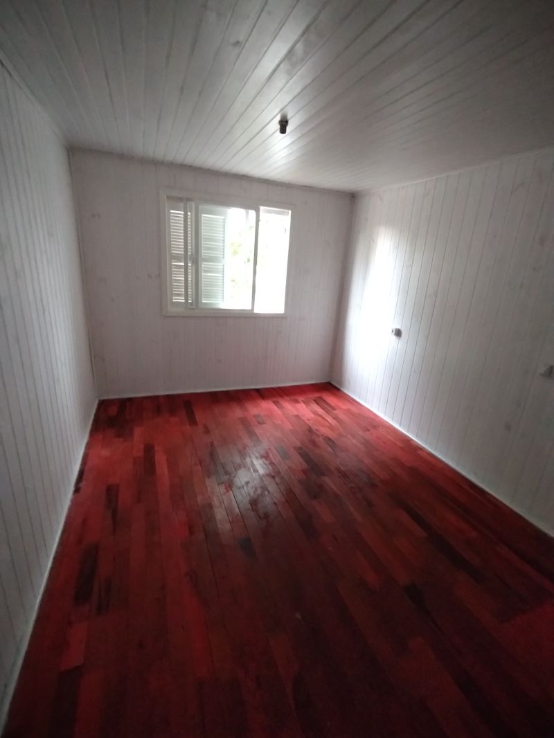 Casa com 2 quartos e 1 banheiro para alugar no bairro Santa Rosa, Taquara