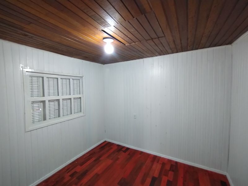 Casa com 2 quartos e 1 banheiro para alugar no bairro Santa Rosa, Taquara
