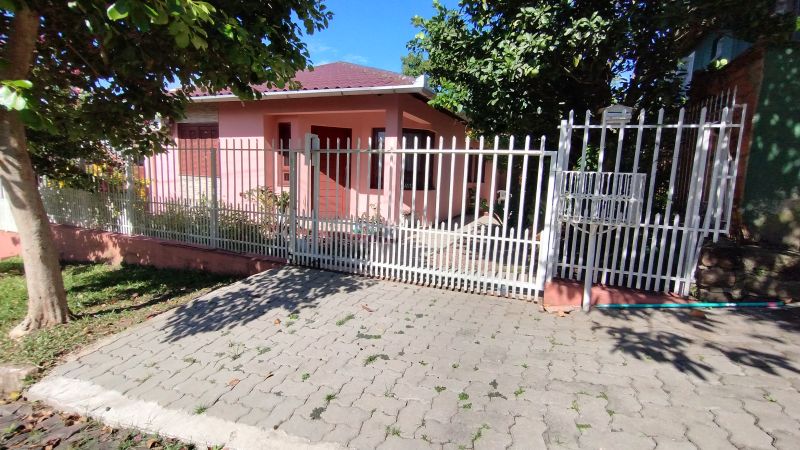 Casa com 2 quartos e 1 banheiro para alugar no bairro Santa Terezinha, Taquara
