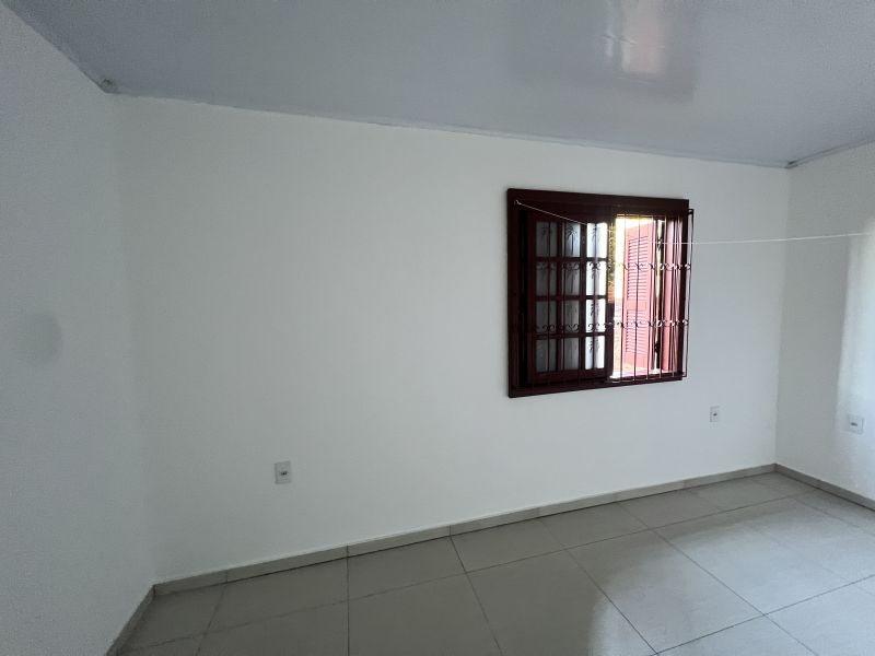 Casa com 2 quartos e 1 banheiro para alugar no bairro Santa Terezinha, Taquara