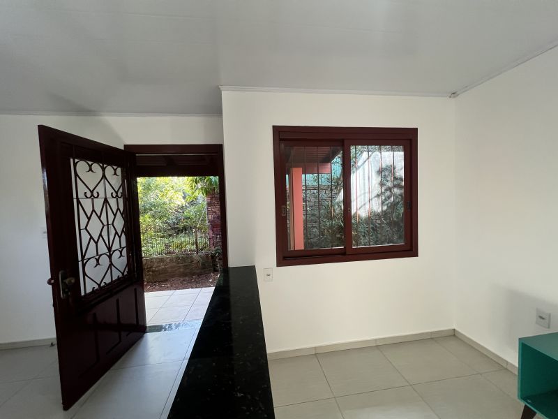 Casa com 2 quartos e 1 banheiro para alugar no bairro Santa Terezinha, Taquara
