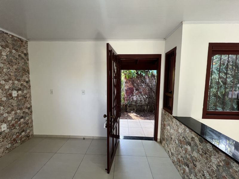 Casa com 2 quartos e 1 banheiro para alugar no bairro Santa Terezinha, Taquara