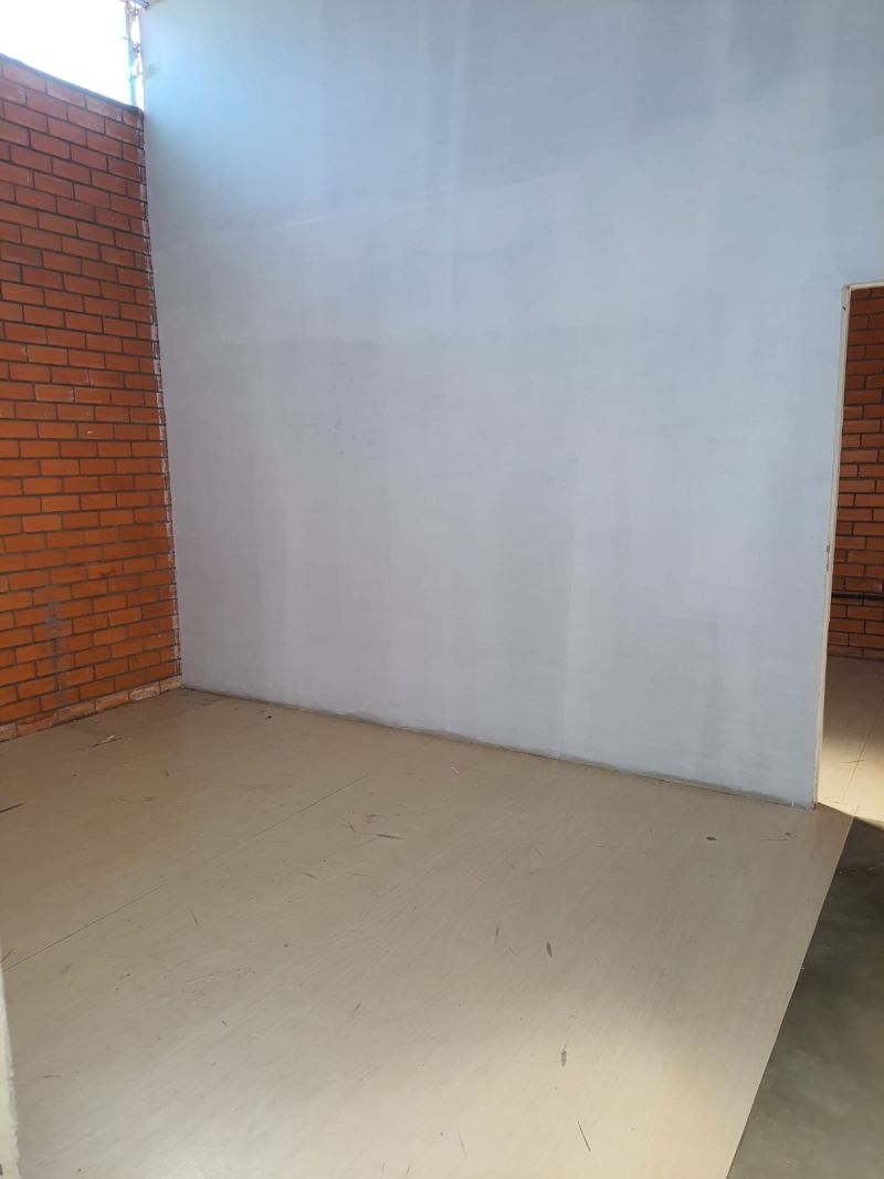 Prédio com 2 banheiros para alugar no bairro Figueira, Igrejinha