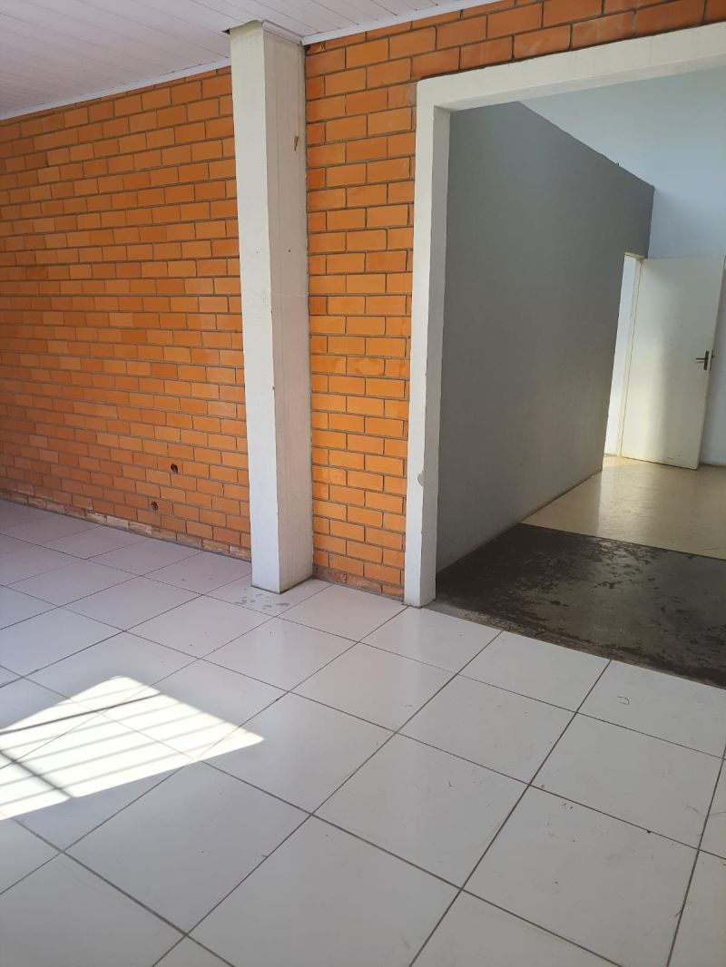 Prédio com 2 banheiros para alugar no bairro Figueira, Igrejinha