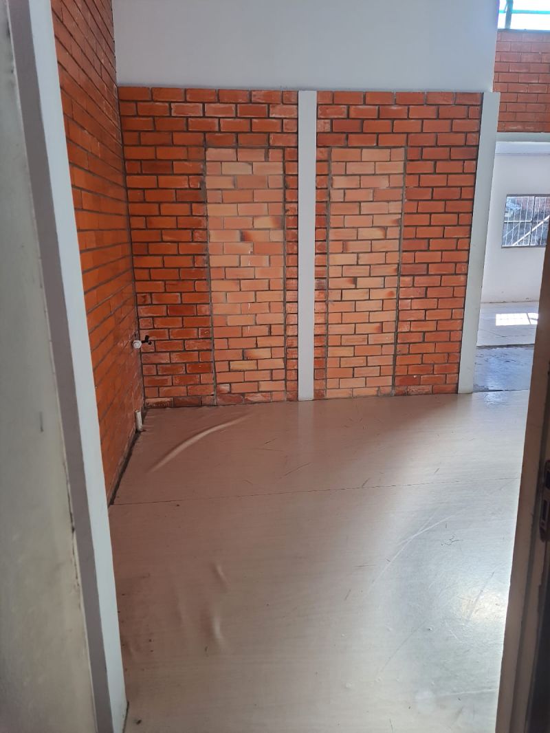 Prédio com 2 banheiros para alugar no bairro Figueira, Igrejinha