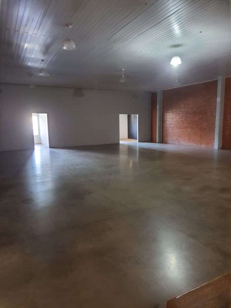 Prédio com 2 banheiros para alugar no bairro Figueira, Igrejinha