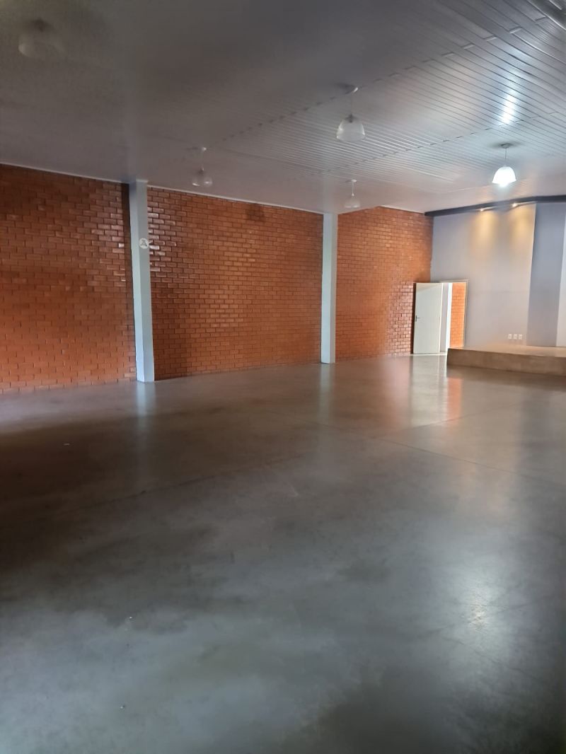 Prédio com 2 banheiros para alugar no bairro Figueira, Igrejinha