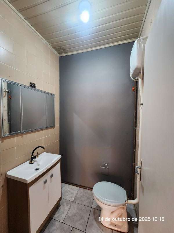 Sala com 1 banheiro para alugar no bairro Centro, Taquara